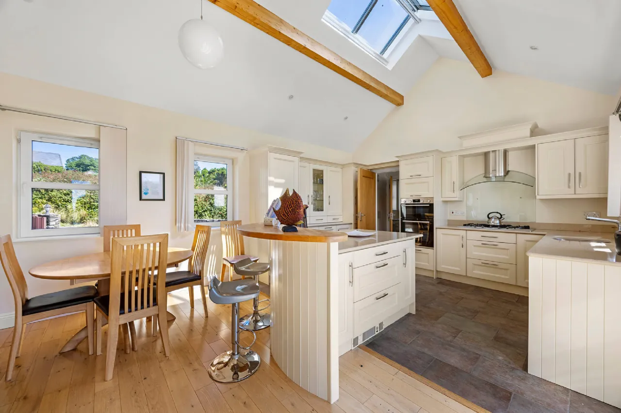Photo of Kilfinnan, Glandore, Co Cork, P81K061