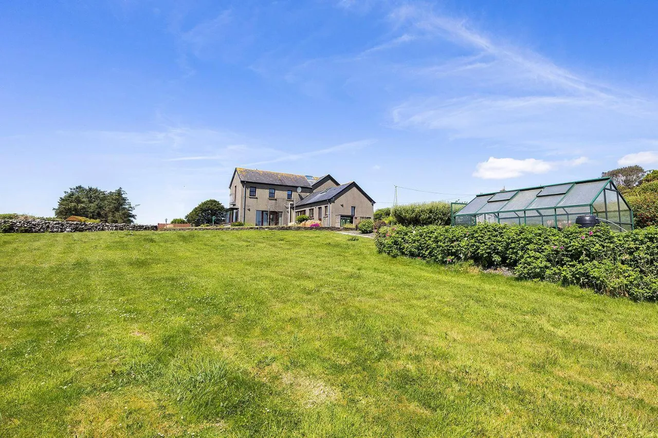 Photo of Kilfinnan, Glandore, Co Cork, P81K061