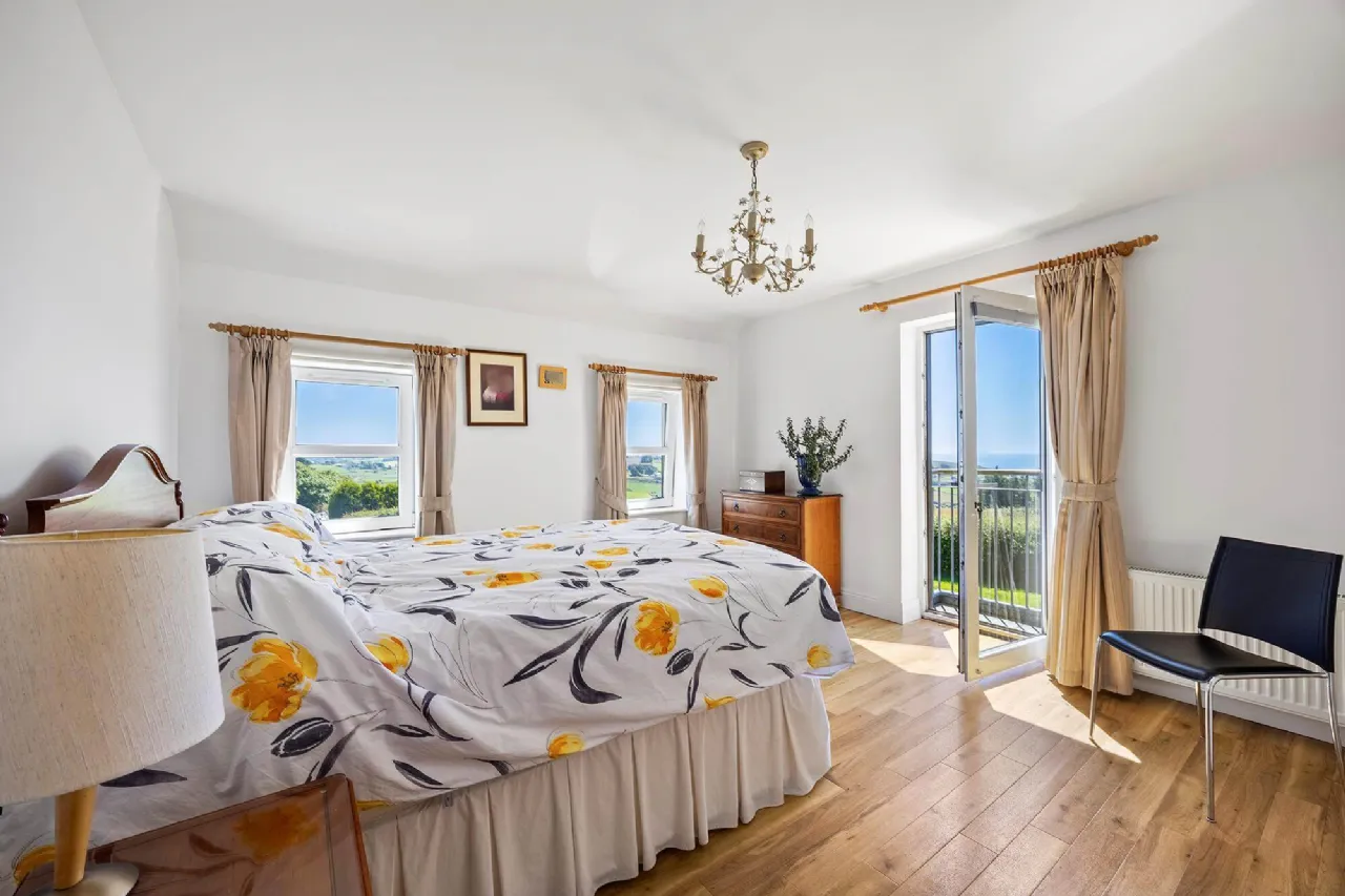 Photo of Kilfinnan, Glandore, Co Cork, P81K061