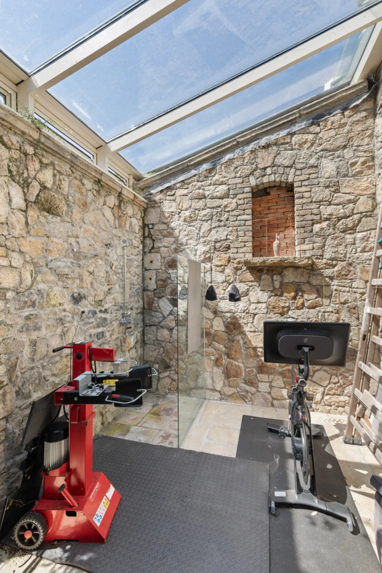 Photo of 3 St James Terrace, 6  Clonskeagh Road, Clonskeagh, Dublin 6