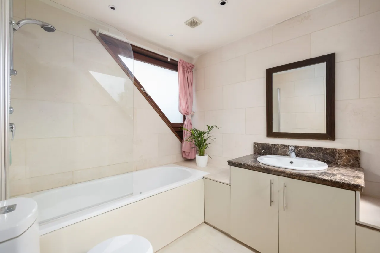 Photo of Copper Hill, 7 Rathmichael Haven, Rathmichael, Dublin 18, D18 A0E1