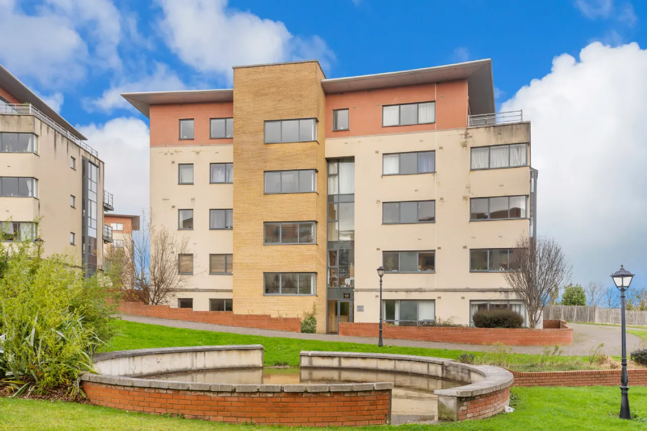 Photo of 95 The Oval, Tullyvale, Cabinteely, Dublin 18, D18 PW24