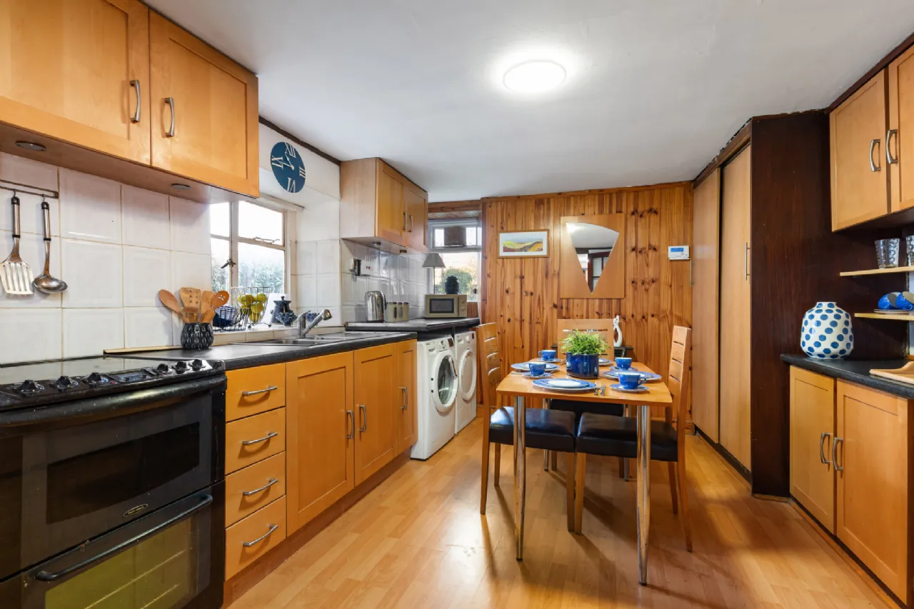 Photo of 11 Sandford Avenue, Off Marlborough Road, Donnybrook, Dublin 4, D04 H6Y9