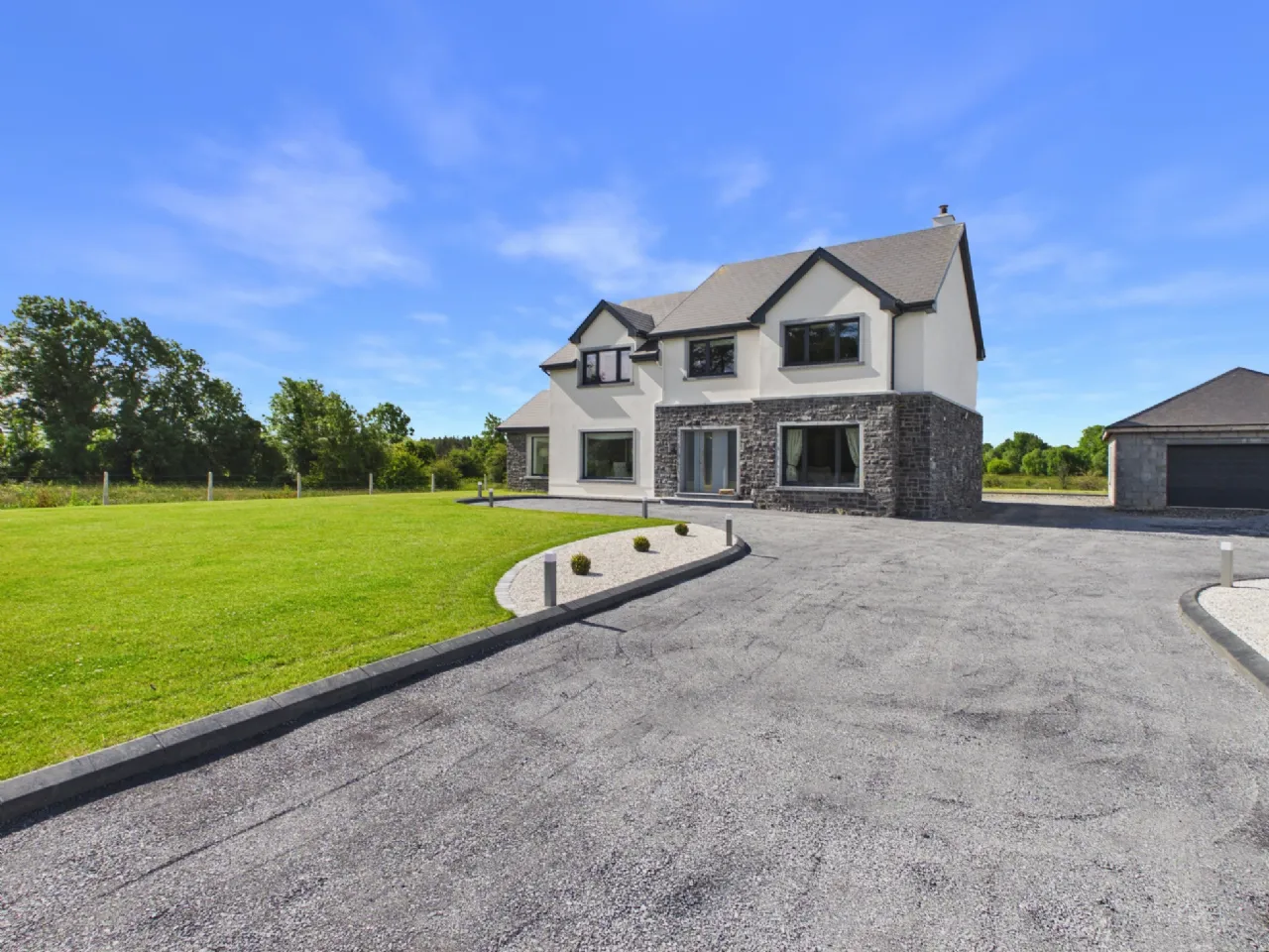 Photo of Wallscourt, Kilreekil, Co. Galway, H62 XN80