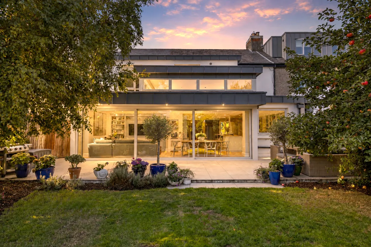 Photo of 19 Marine Drive, Sandymount, Dublin 4, D04 X781