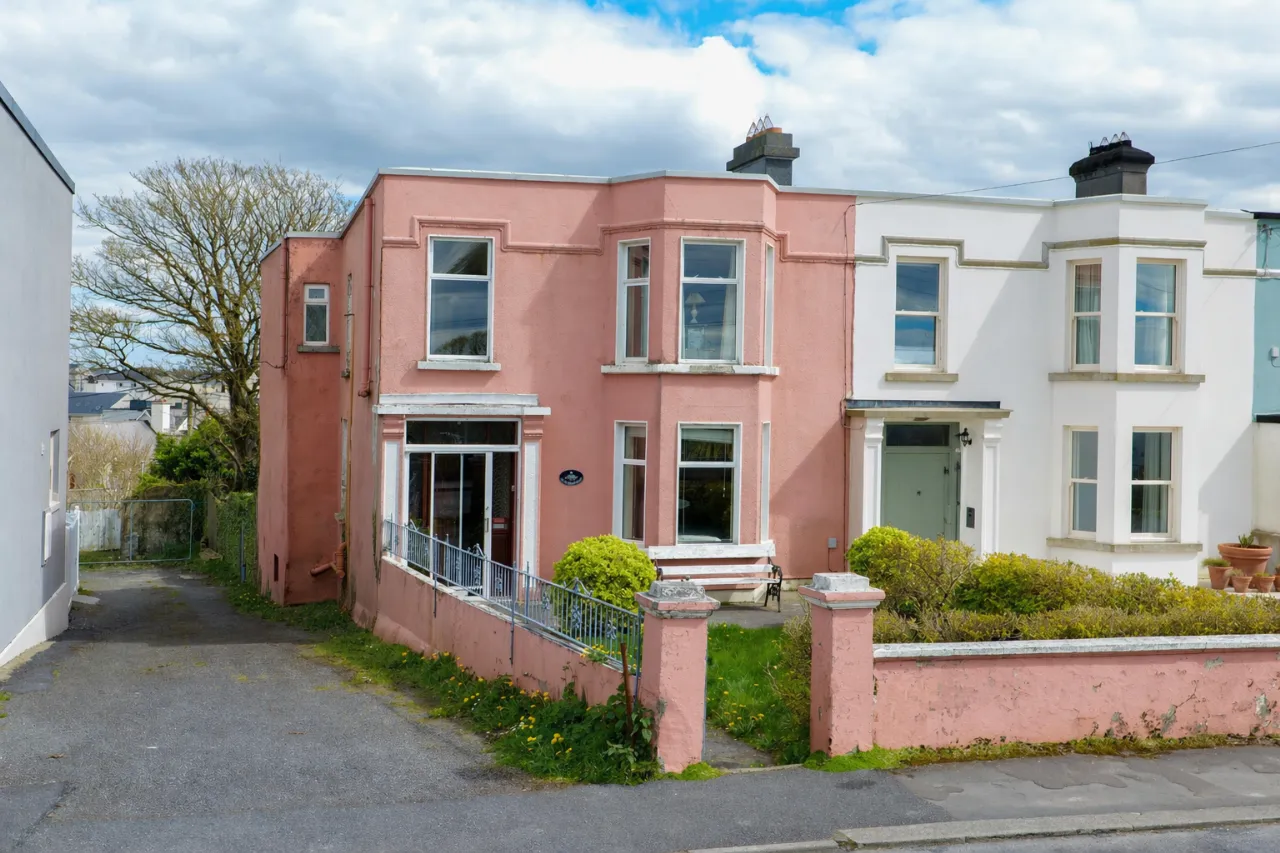 Photo of Dunromin House, 16 Dalysfort Road, Salthill, Galway, H91 R2YN