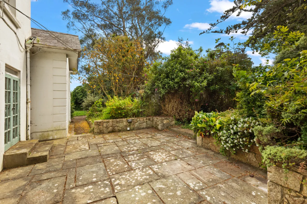 Photo of Lissadrone, Killiney Hill Road, Killiney, Co Dublin, A96HW74