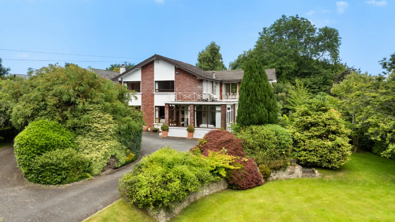 Photo of Mineview, 5 Ferndale Road, Shankill, Rathmichael, Dublin 18, D18 E6P7