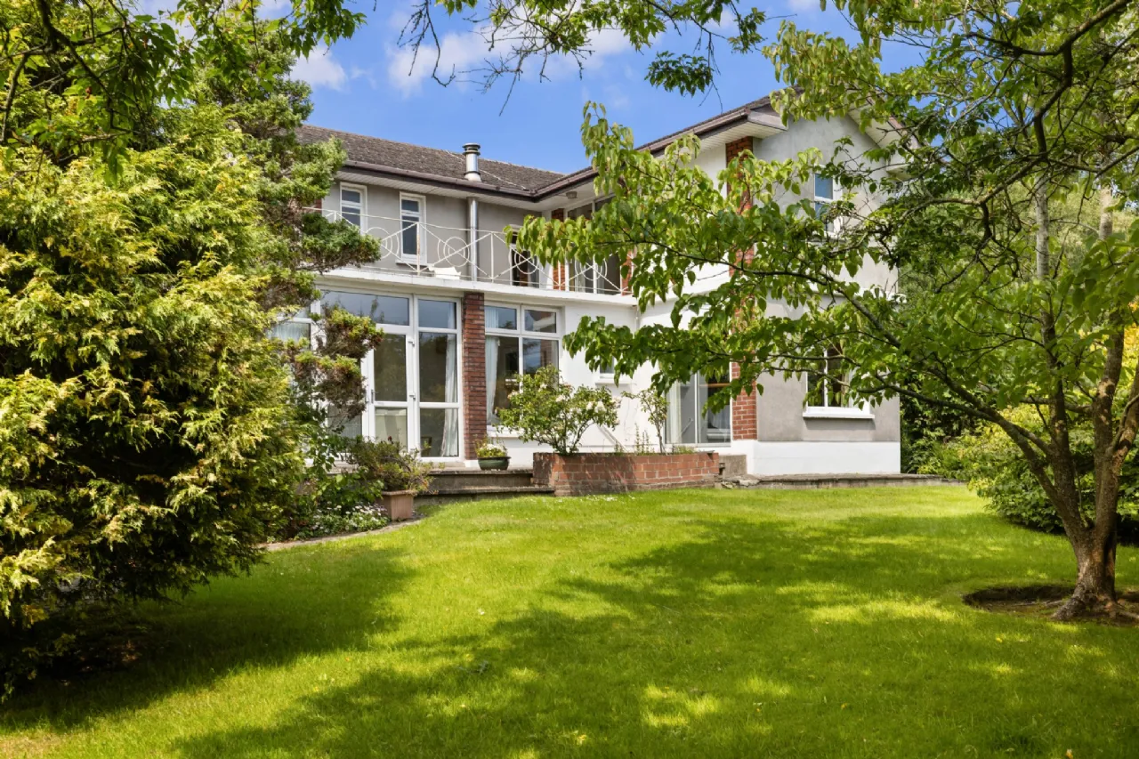Photo of Mineview, 5 Ferndale Road, Shankill, Rathmichael, Dublin 18, D18 E6P7
