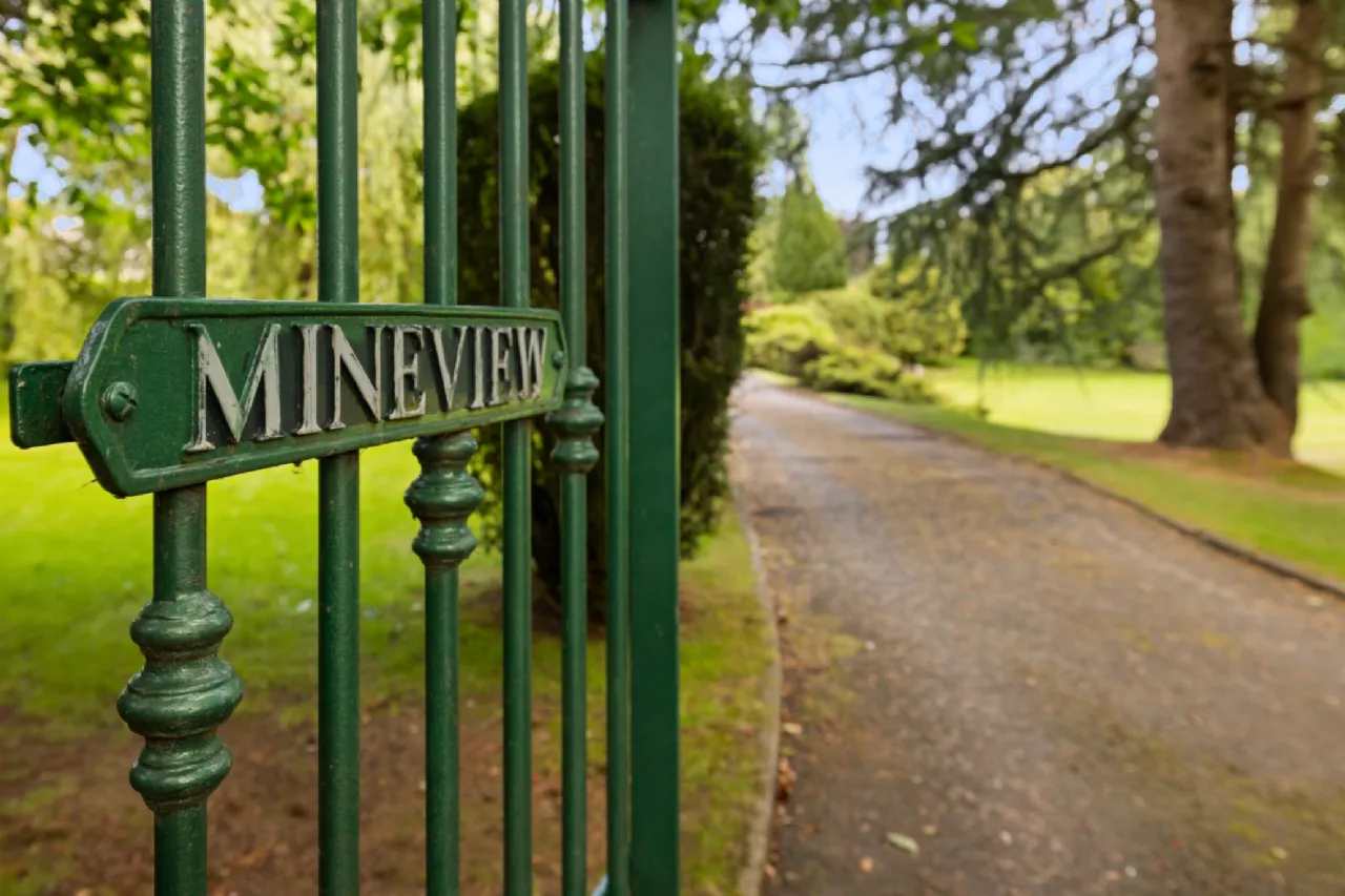 Photo of Mineview, 5 Ferndale Road, Shankill, Rathmichael, Dublin 18, D18 E6P7
