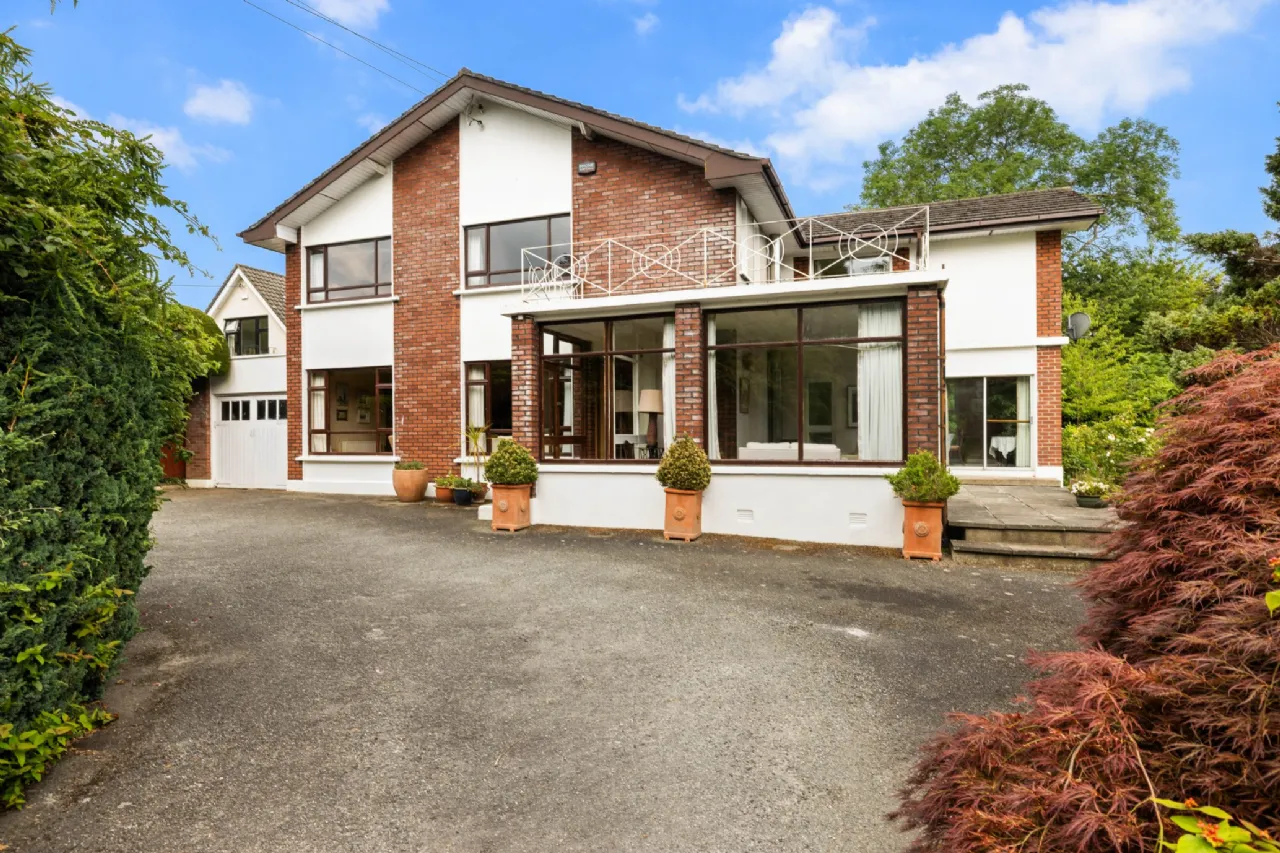 Photo of Mineview, 5 Ferndale Road, Shankill, Rathmichael, Dublin 18, D18 E6P7