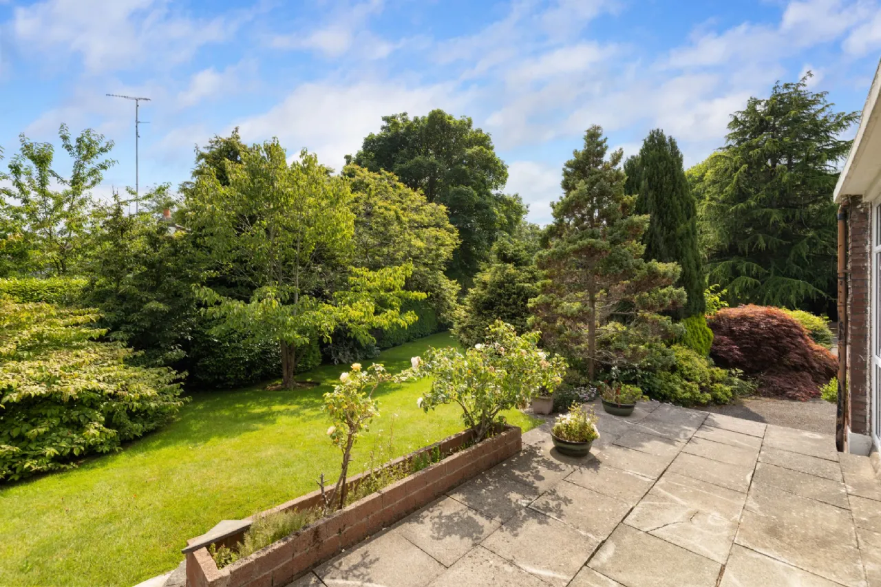 Photo of Mineview, 5 Ferndale Road, Shankill, Rathmichael, Dublin 18, D18 E6P7