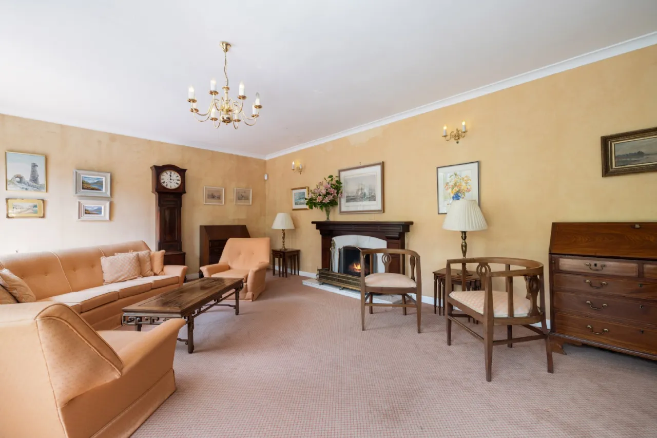 Photo of Mineview, 5 Ferndale Road, Shankill, Rathmichael, Dublin 18, D18 E6P7
