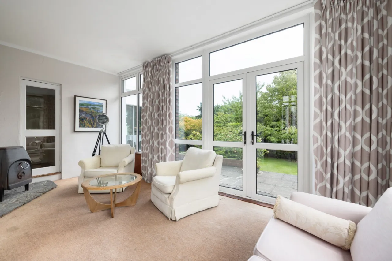 Photo of Mineview, 5 Ferndale Road, Shankill, Rathmichael, Dublin 18, D18 E6P7