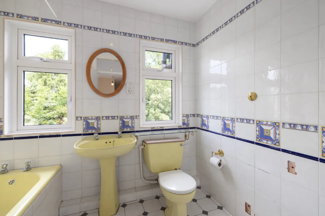 Photo of Mineview, 5 Ferndale Road, Shankill, Rathmichael, Dublin 18, D18 E6P7
