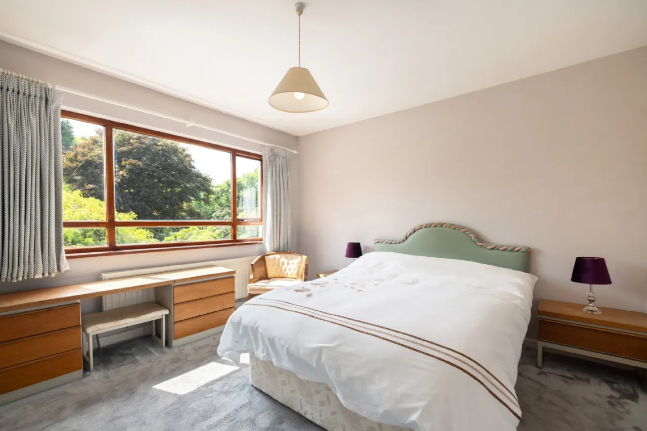 Photo of Mineview, 5 Ferndale Road, Shankill, Rathmichael, Dublin 18, D18 E6P7