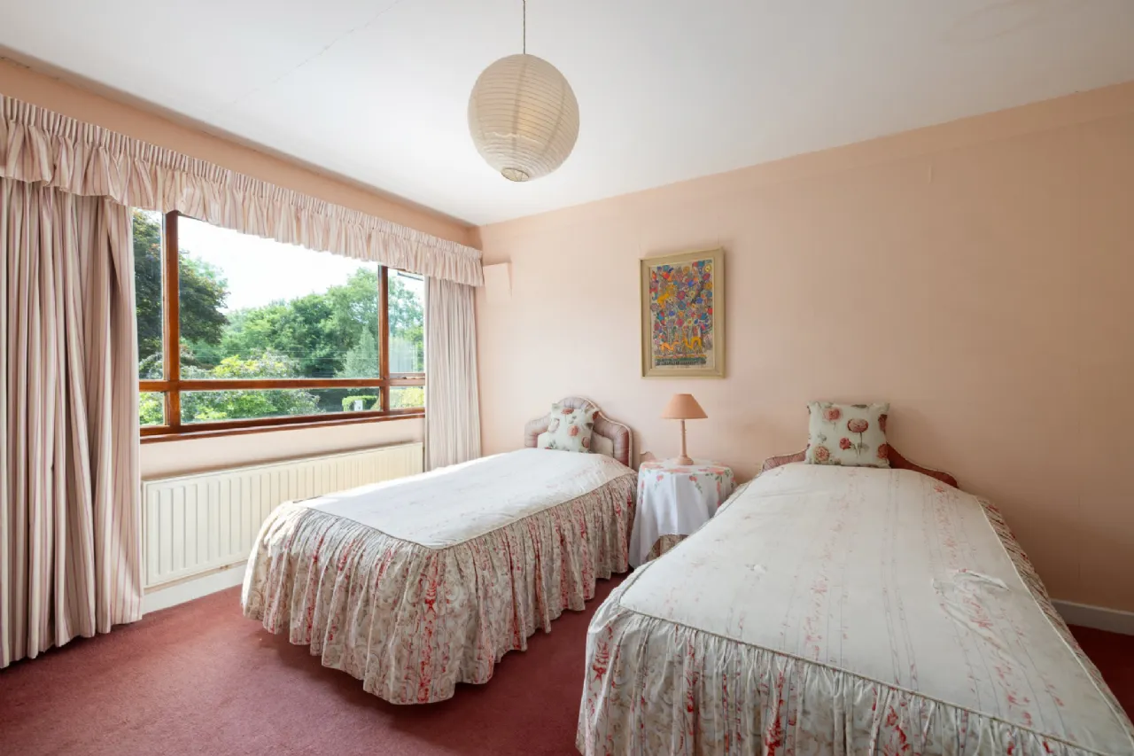 Photo of Mineview, 5 Ferndale Road, Shankill, Rathmichael, Dublin 18, D18 E6P7