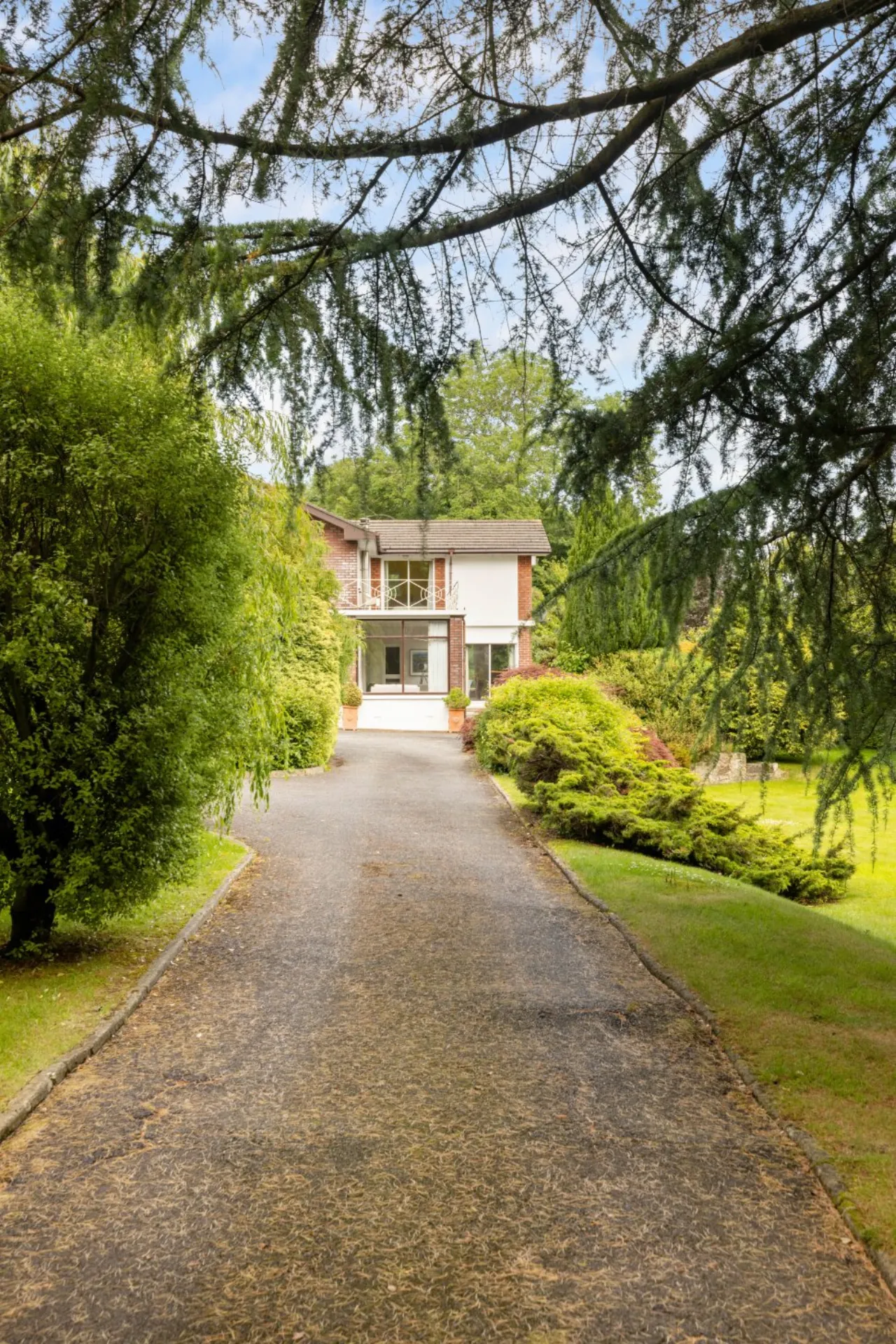 Photo of Mineview, 5 Ferndale Road, Shankill, Rathmichael, Dublin 18, D18 E6P7