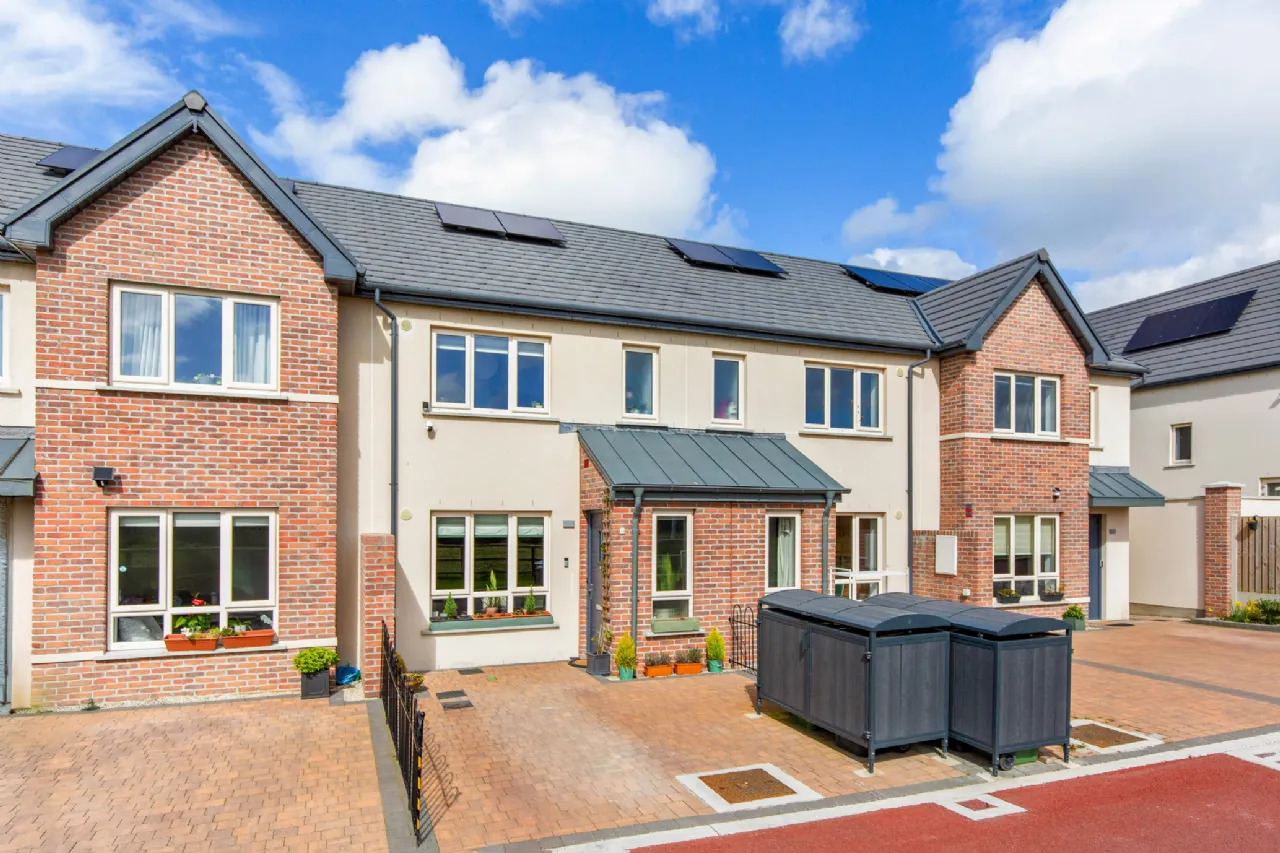 Photo of 18 The Crescent, Kilmartin Grove, Hollystown, Dublin 15, D15NTY5