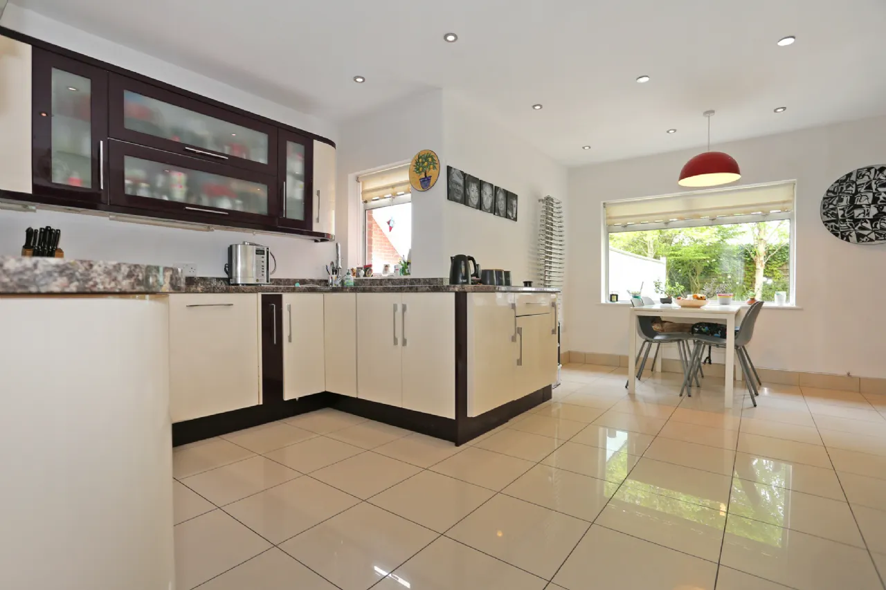 Photo of 3 Clifton Close, Ennis Road, Limerick, V94 EHY7