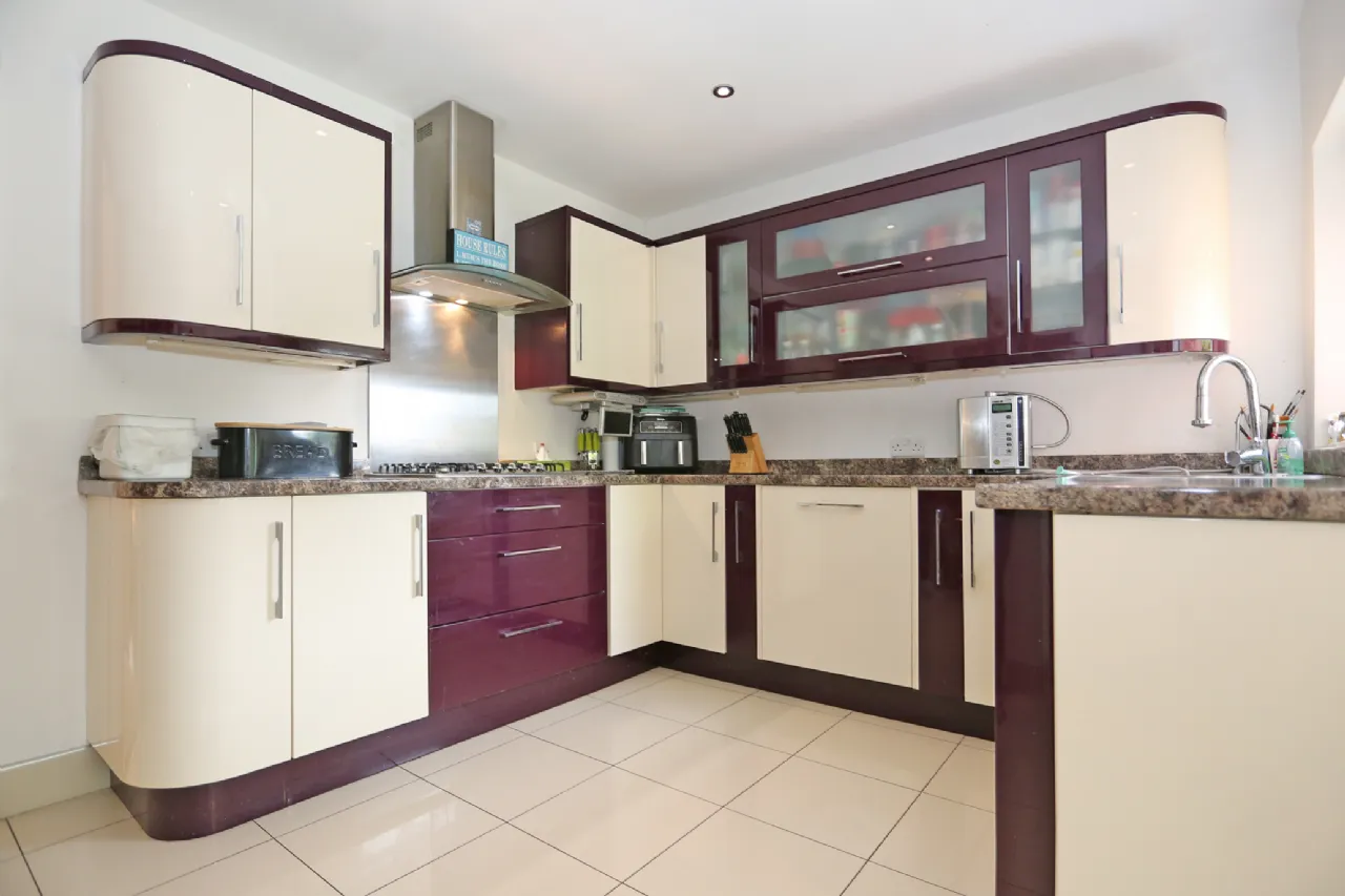 Photo of 3 Clifton Close, Ennis Road, Limerick, V94 EHY7