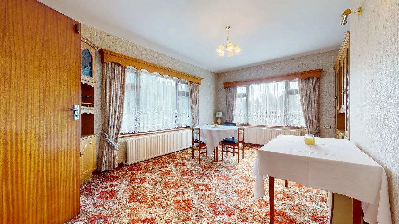 Photo of 4 Bed Plus Granny Flat, 