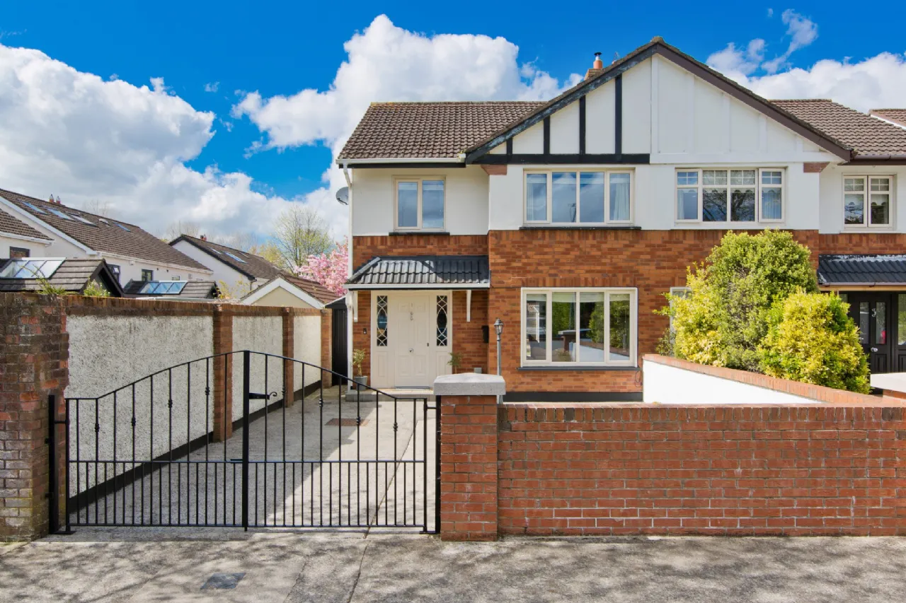 Photo of 1 Luttrellstown Walk, Castleknock, Dublin 15, D15 R6XP