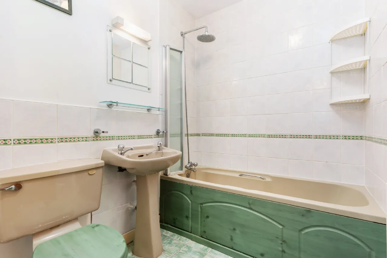 Photo of 33 The Oaks, Stradbrook Hill, Blackrock, Co. Dublin, A94 Y342