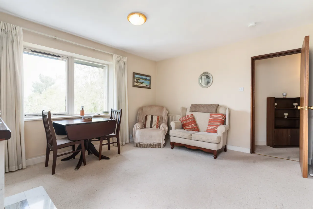Photo of 33 The Oaks, Stradbrook Hill, Blackrock, Co. Dublin, A94 Y342