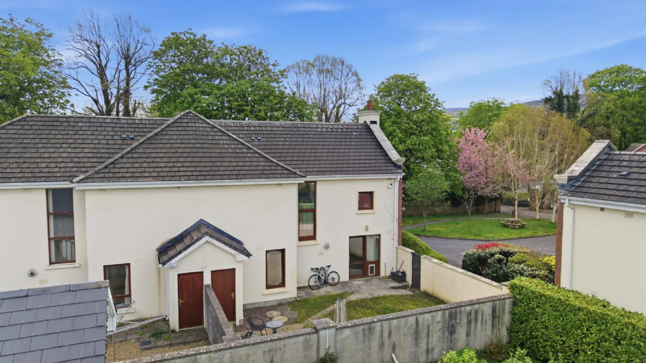 Photo of 6 Saint Stephen's Grove, Irishtown Upper, Clonmel, Co. Tipperary, E91 A974