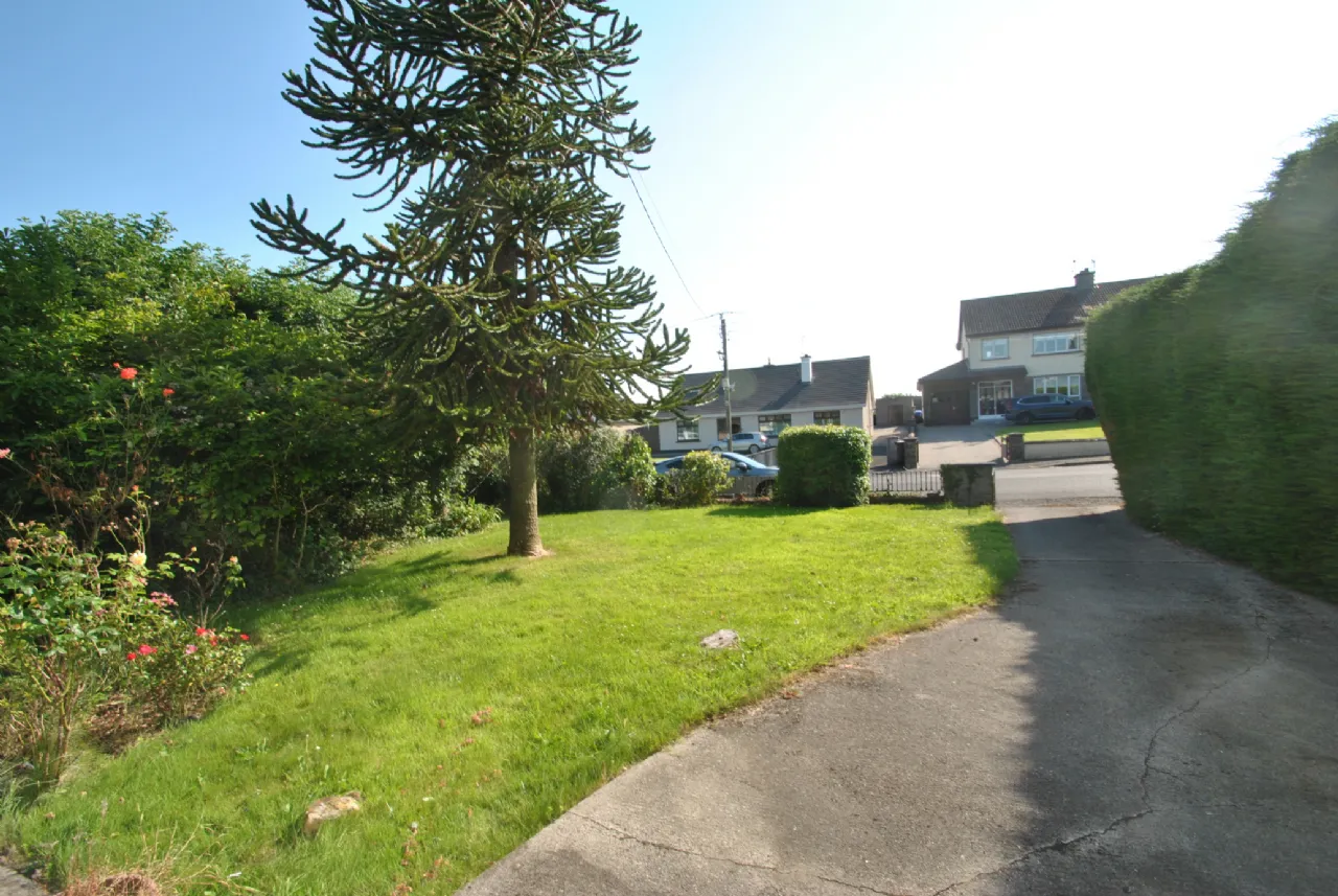 Photo of Golden Grove Road, Roscrea, Co. Tipperary, E53 XW01