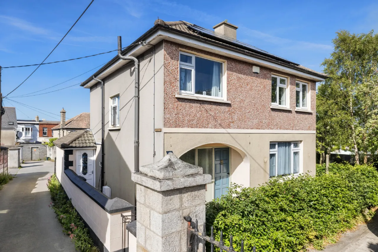 Photo of Nirvana, Crutchley Lane, Main Street, Bray, Co. Wicklow, A98 N7D9