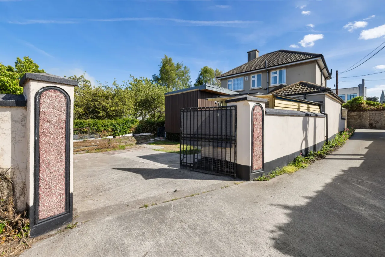 Photo of Nirvana, Crutchley Lane, Main Street, Bray, Co. Wicklow, A98 N7D9