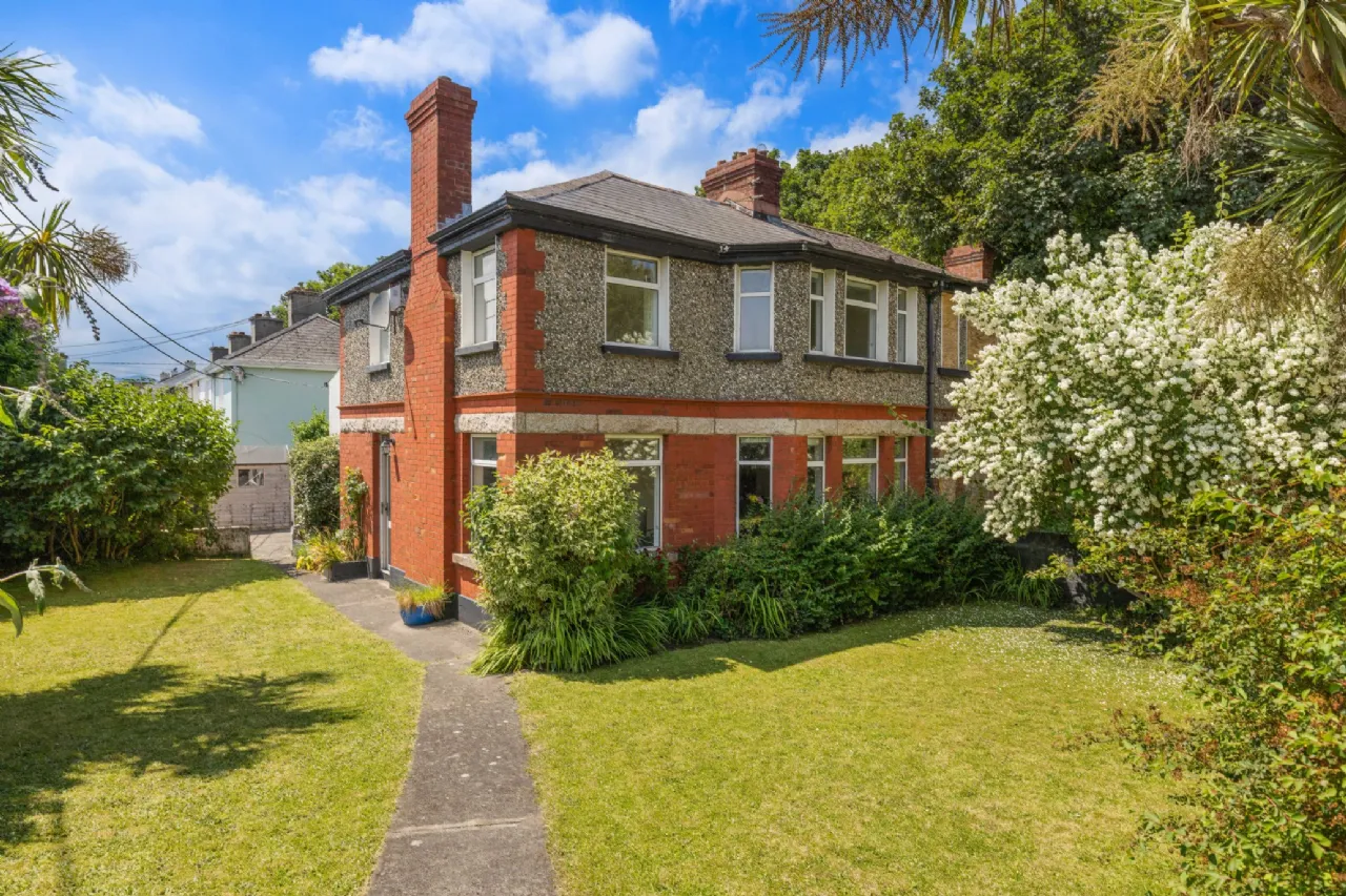 Photo of 42 Castle Street, Bray, Co. Wicklow, A98 C6R9