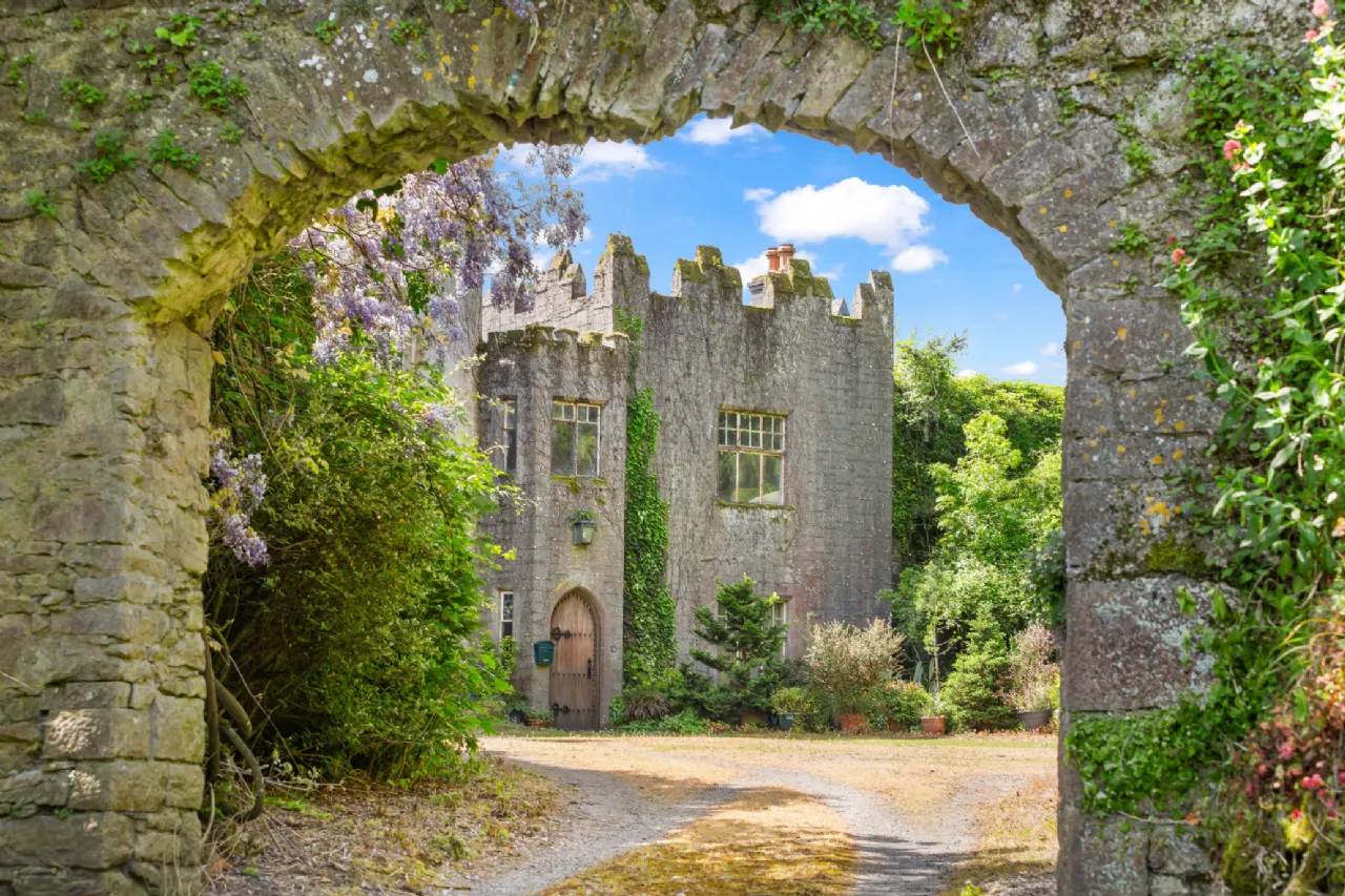 Photo of Ardfinnan Castle, Ardfinnan, County Tipperary, E91 A398