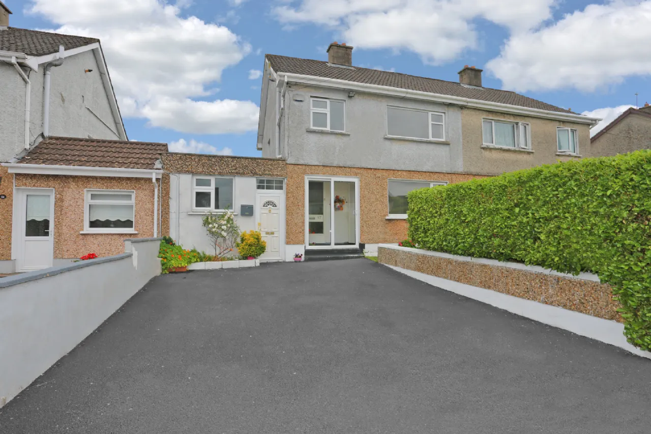 Photo of 27 Dooneen Road, Woodview, Limerick, V94 TVY1