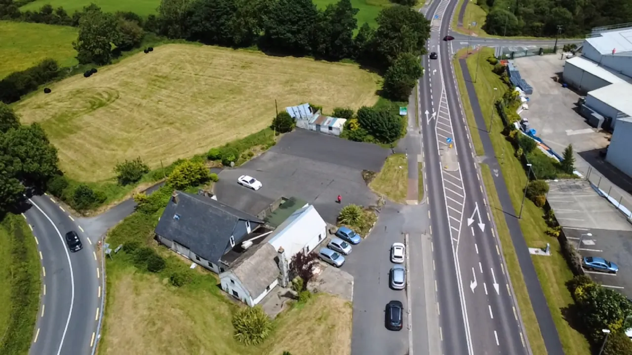 Photo of Renowned Licenced Premises, & Attached House, Carroll's Cross, Ballyshunnock, Co. Waterford, X42 F650