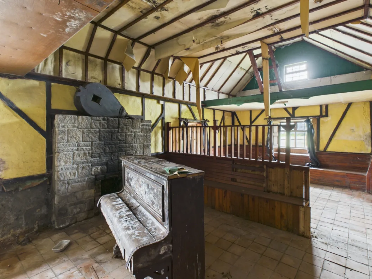 Photo of Renowned Licenced Premises, & Attached House, Carroll's Cross, Ballyshunnock, Co. Waterford, X42 F650