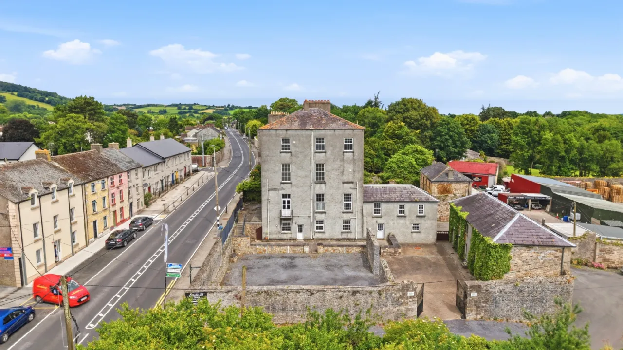 Photo of Abbey House, Abbey Street, Cahir, Co. Tipperary, E21 K354