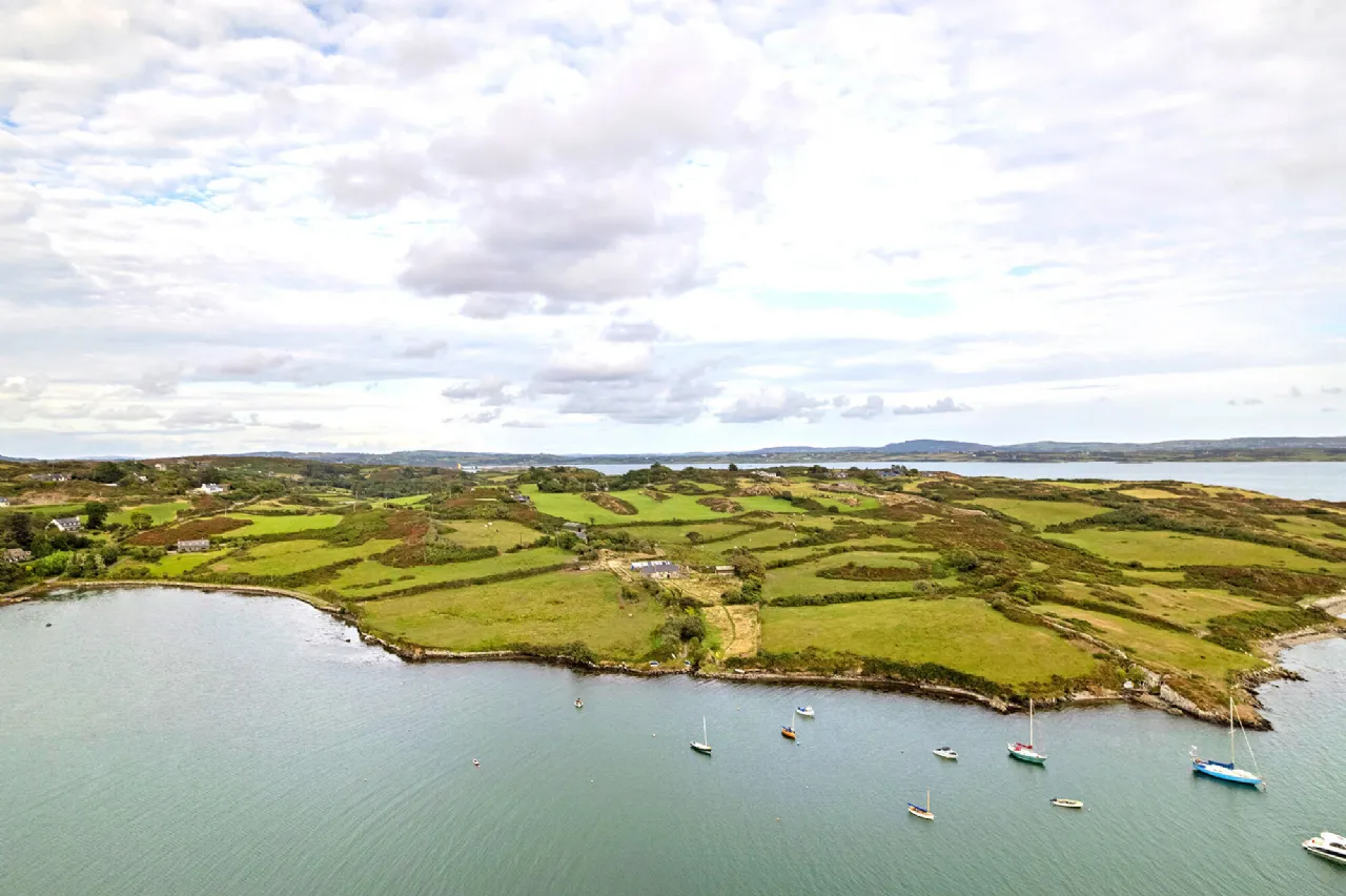 Photo of Rossbrin Cove, Cappaghglass, Schull, Co Cork, P81CP80