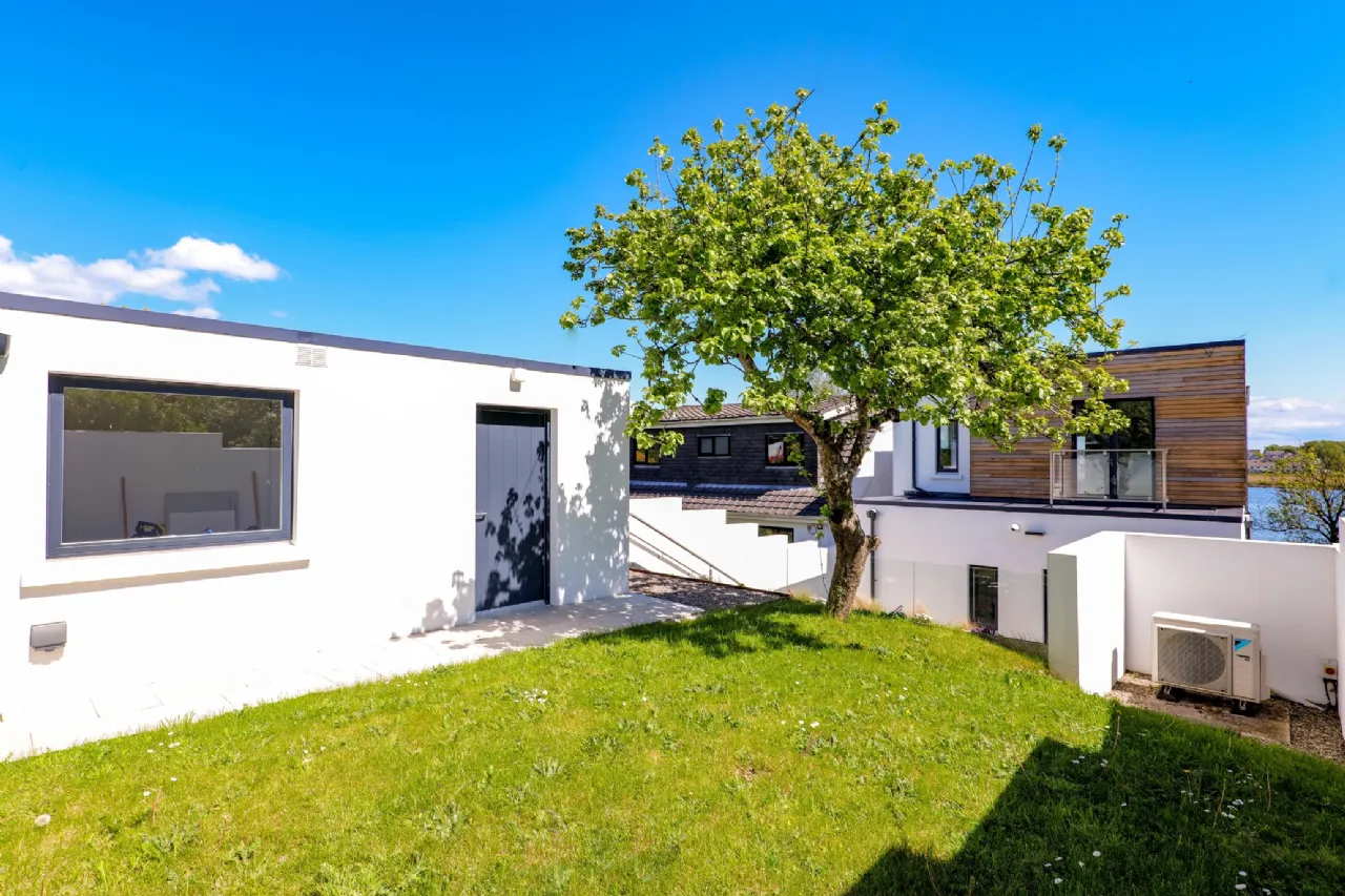 Photo of LA 18, 18 Lough Atalia Road, Galway, H91 524H