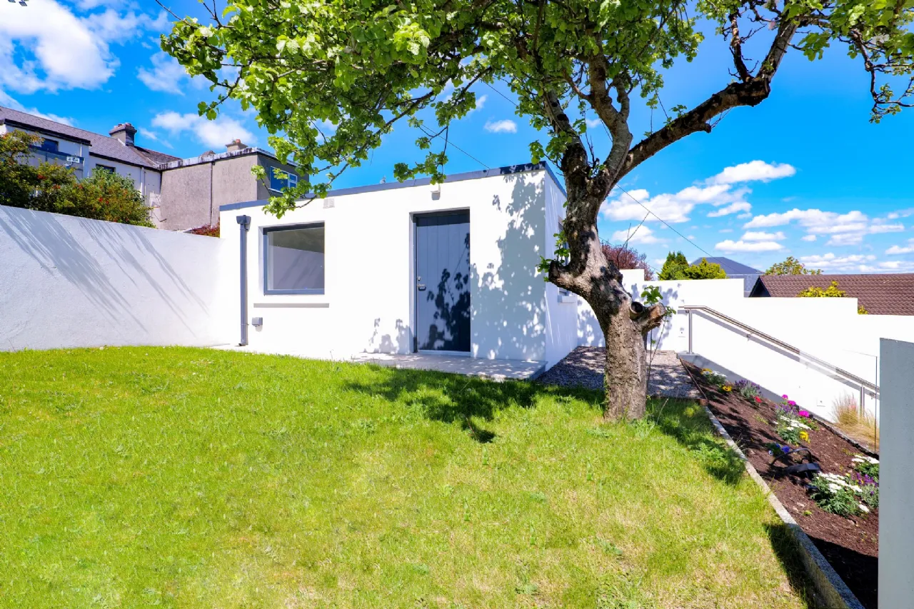 Photo of LA 18, 18 Lough Atalia Road, Galway, H91 524H