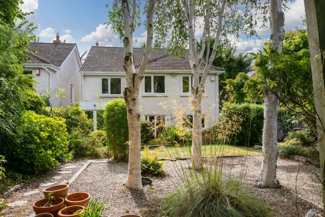 Photo of Iniscarra, 1 Carraig Glen, Cabinteely, Dublin 18, D18 WF24