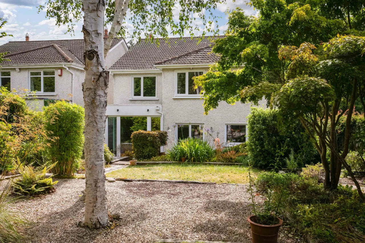 Photo of Iniscarra, 1 Carraig Glen, Cabinteely, Dublin 18, D18 WF24